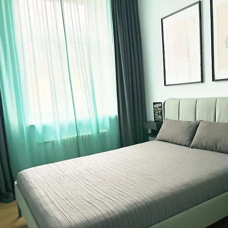 Apartment Park In The Heart Of